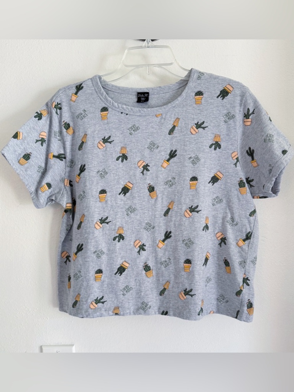 Vibe N ‘Grow In Grace’ Cactus Print Gray Cropped T-shirt Summer Casual 🏜️🌵